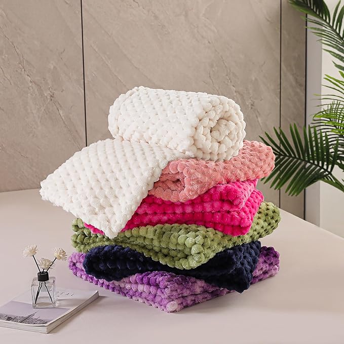 Exclusivo Mezcla Fleece Queen Blanket for Bed, Extra Large Fuzzy Olive Green Bed Blankets, Soft Cozy Plush Sofa Throws for All Seasons, 90x90 Inches