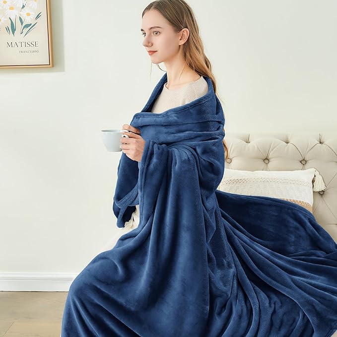 BEDELITE Fleece Blanket King Size Blankets for Bed, Luxury Plush Cozy Fuzzy Blanket 108x90 inches, Super Soft Warm Lightweight Throw Blanket All Seasons Suitable, Navy Blue