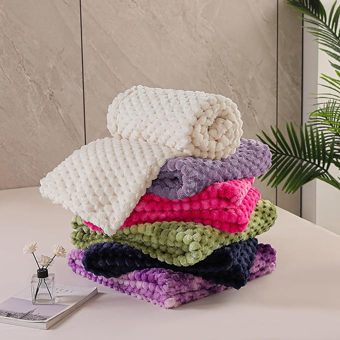 Exclusivo Mezcla Fleece Twin Blanket for Bed, Extra Large Fuzzy Olive Green Bed Blankets, Soft Cozy Plush Sofa Throws for All Seasons, 60x80 Inches